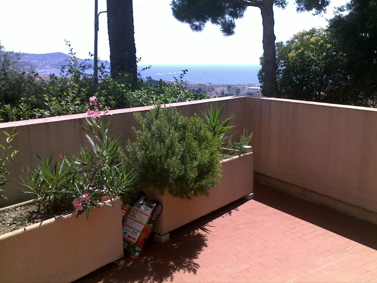 Relaxing Place With Wonderful View...Calme Avec Vue Magnifique Sur La Baie Des Anges, Mais En Campagne A 12 Minutes De La Promenade Des Anglais Nice Luaran gambar